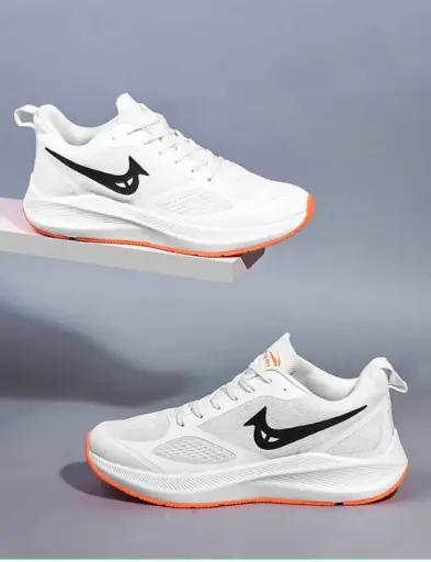 NIKE SPORTS SHOE